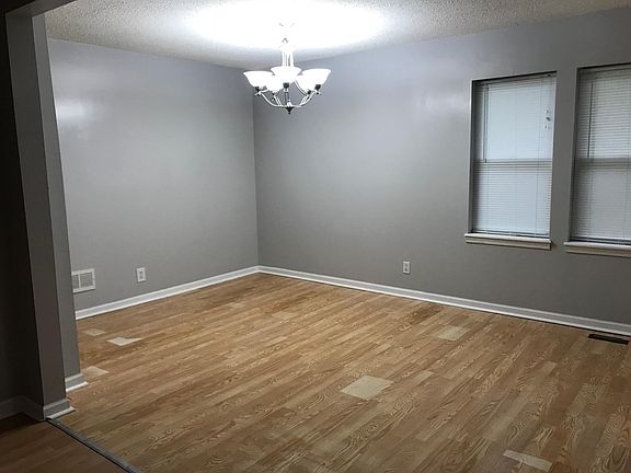 2nd image of 1504 S Hedges Ave