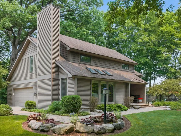 2140 W Shoaff Rd, Huntertown, IN 46748