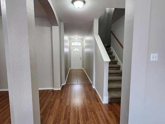 3rd image of 11621 Glen Knoll Dr