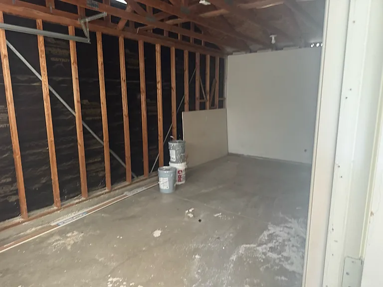 339 W Kern Ave — Photo 9