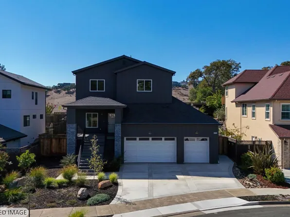 3725 Cannes Place, Santa Rosa, CA 95403