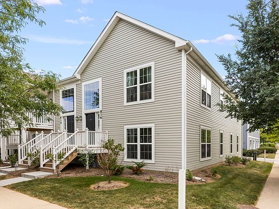 2nd image of 816 Four Seasons Blvd #816