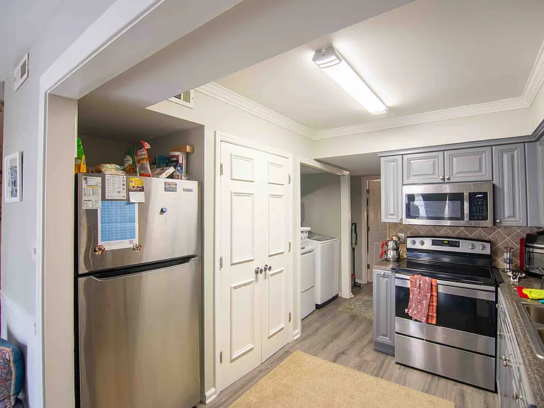 7908 Horse Chestnut Ln #7908 — Photo 36