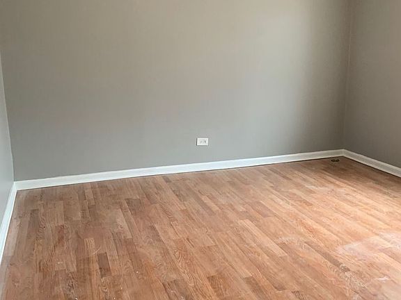4th image of 4222 S Michigan Ave APT 2W