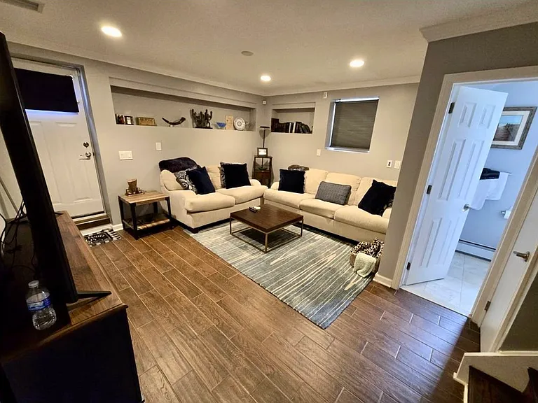266 Frances St — Photo 19