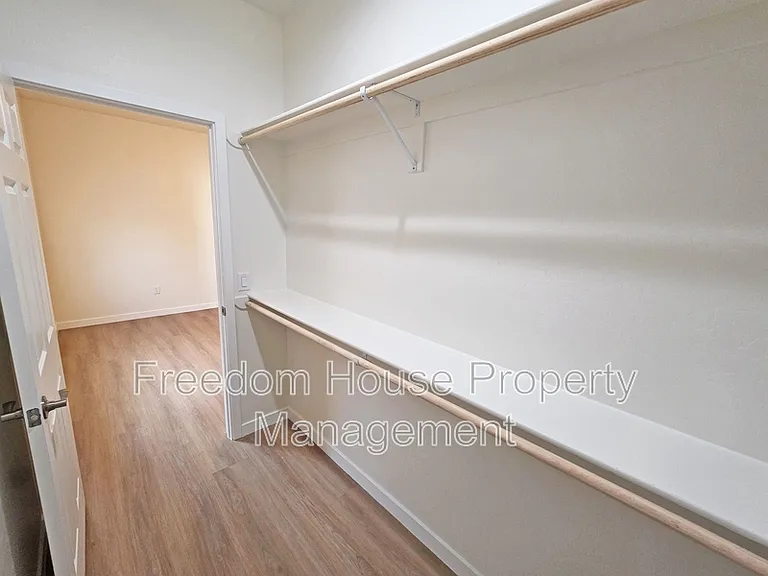 1701 Sycamore Ave #A — Photo 29