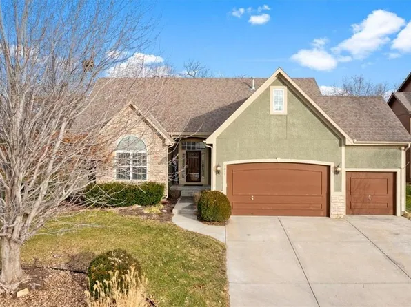 7811 Alden Rd, Lenexa, KS 66216