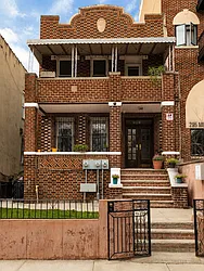 293 Montgomery Street, #1