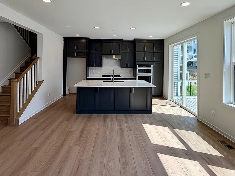 517 Anfield Rd — Photo 8
