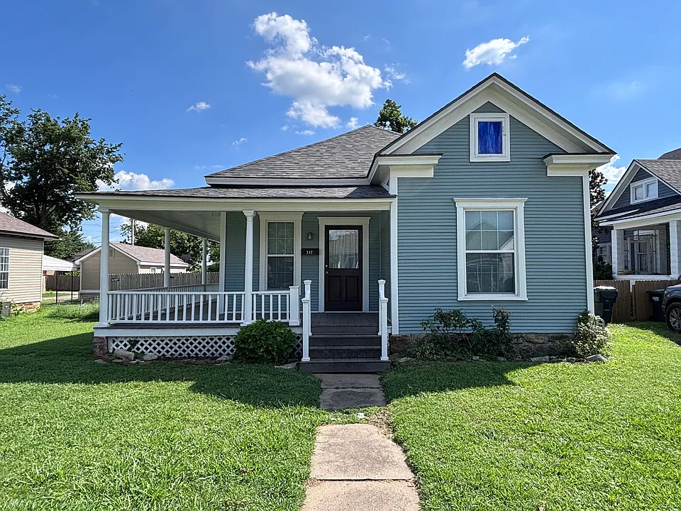 317 E Patti Page Blvd