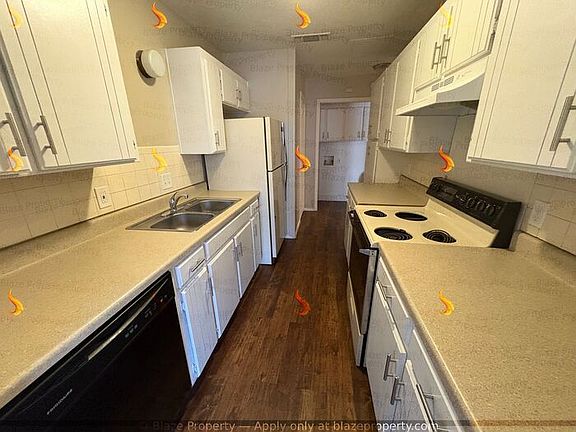 4th image of 2003 Hardy St #5C
