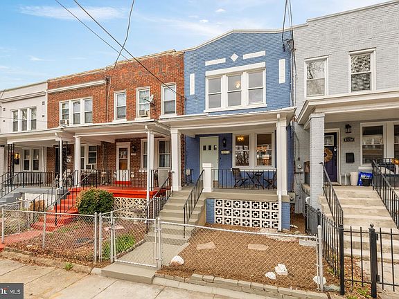 3rd image of 1334 Ridge Pl SE