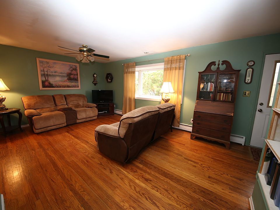 1st image of 16 Woodland Blvd