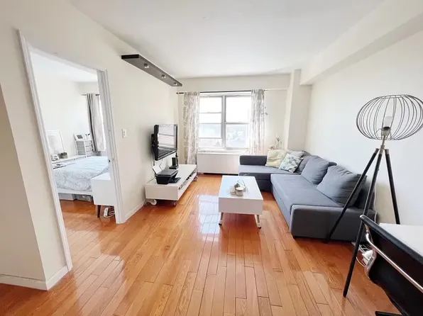 107-40 Queens Boulevard image 1 of 10