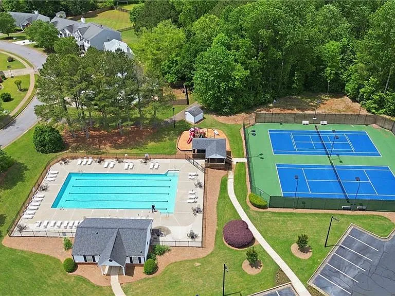 405 Plantation Way — Photo 39