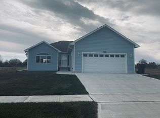 2113 Sunflower St, Perry, IA 50220