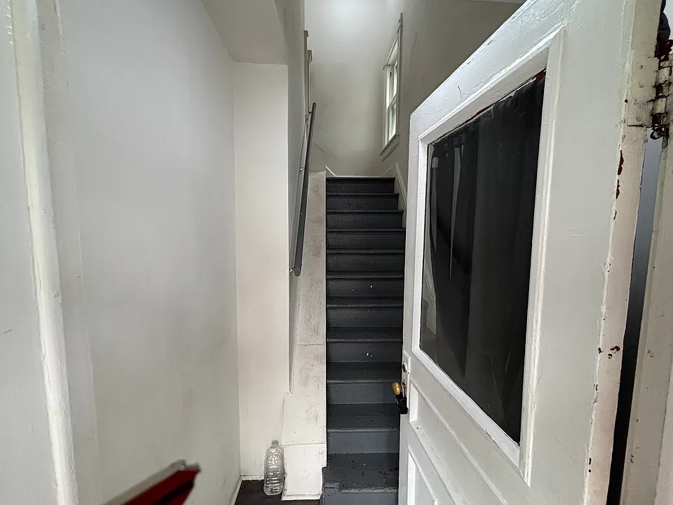 9 Lewis Ave #1