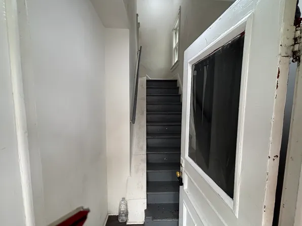 9 Lewis Ave #1, Poughkeepsie, NY 12603