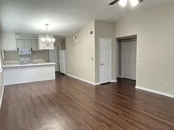 175 N Pollasky Ave APT 210, Clovis, CA 93612