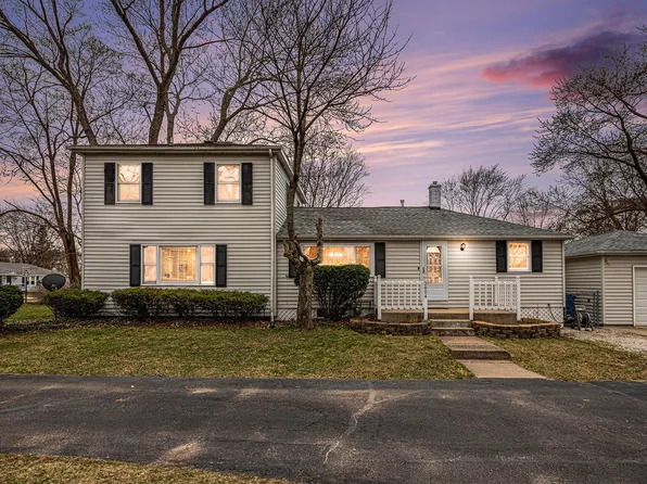 3804 Lincoln Ave, Saint Joseph, MI 49085