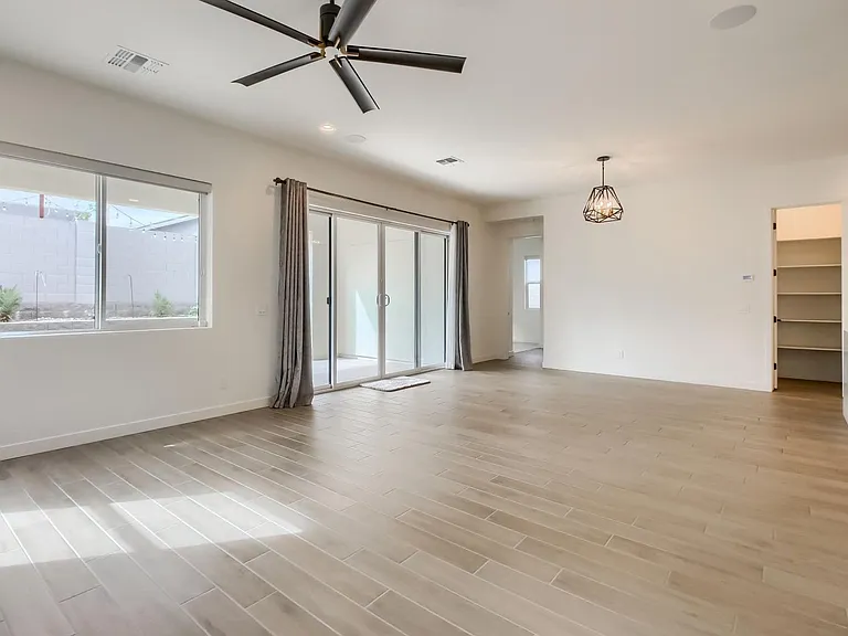 1005 E Paseo Way — Photo 18
