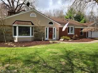 32493 Shady Ridge Dr, Farmington Hills, MI 48336