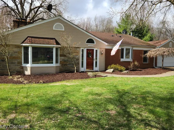 32493 Shady Ridge Dr, Farmington Hills, MI 48336