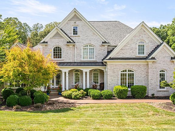 5th image of 1913 Royal Oak Dr