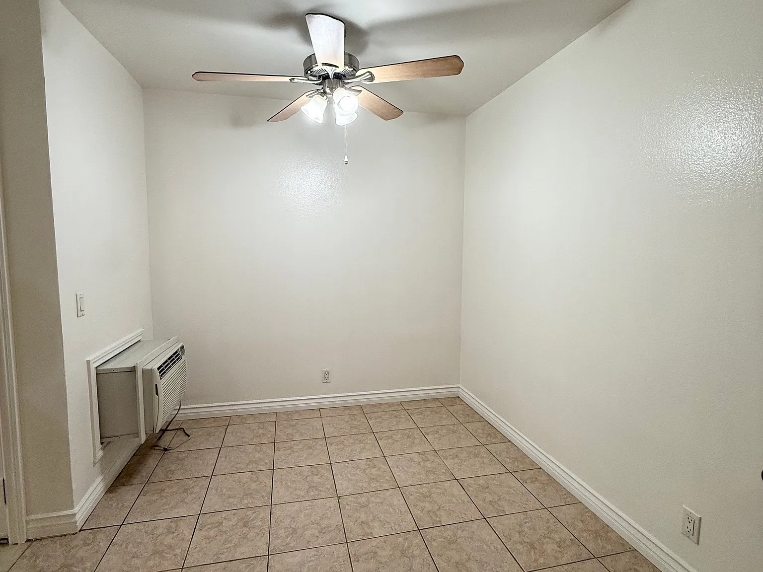 2 bed, 850 sqft, $2,680 — Photo 4