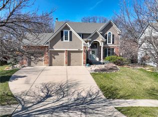 8516 Twilight Ln, Lenexa, KS 66219