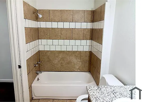 2809 Avenue M #2 — Photo 5