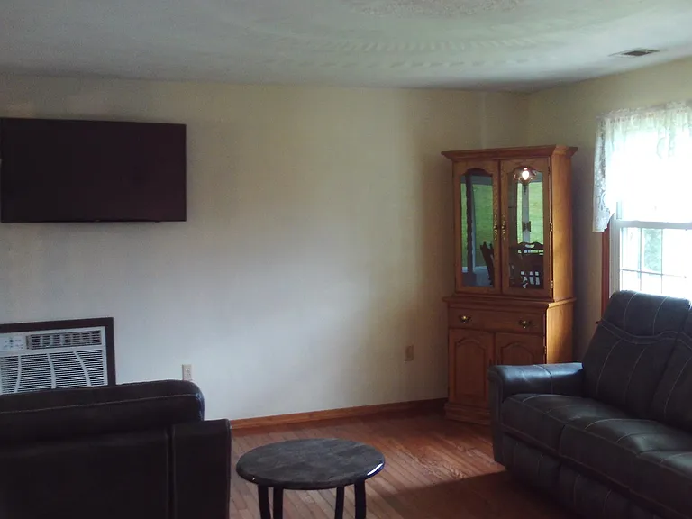 1954 W Liberty Rd — Photo 12