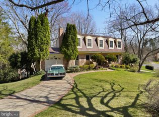 8706 Side Saddle Rd, Springfield, VA 22152