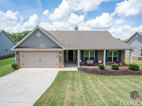 2038 Providence Road, Statham, GA 30666