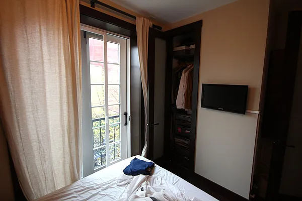 Rented by Nooklyn NYC LLC | media 9