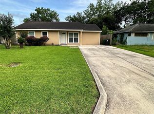 5758 Belneath St, Houston, TX 77033