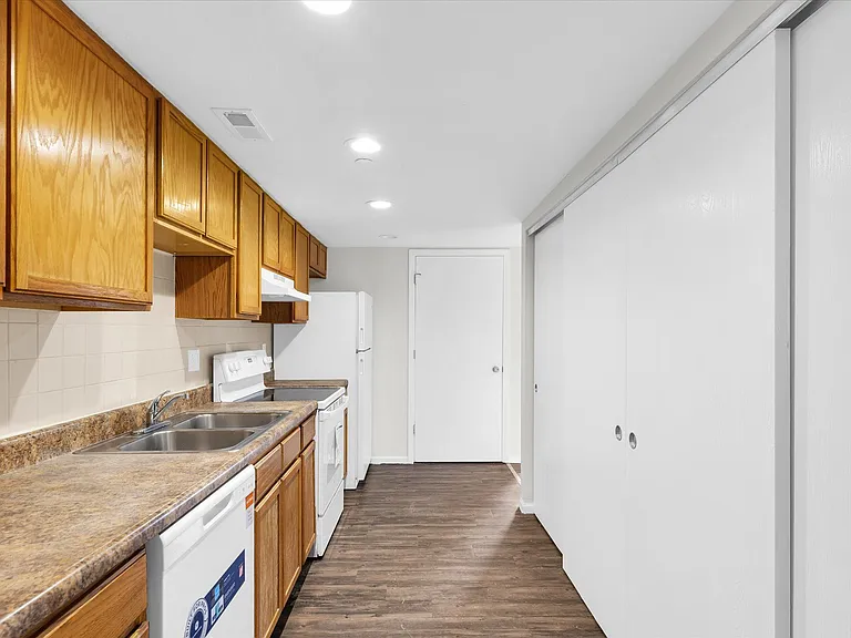 1102 E Colorado Ave — Photo 22