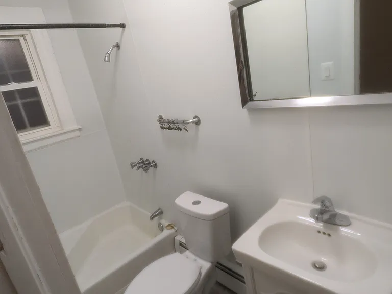23 Lyman St #2W — Photo 4