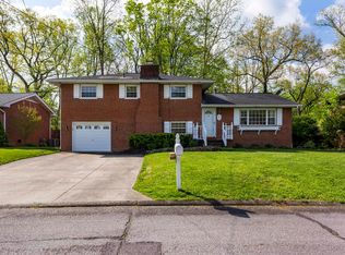 589 Tallwood Rd, Huntington, WV 25705