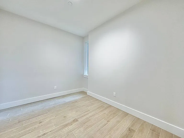 714 5th Ave #1B — Photo 7