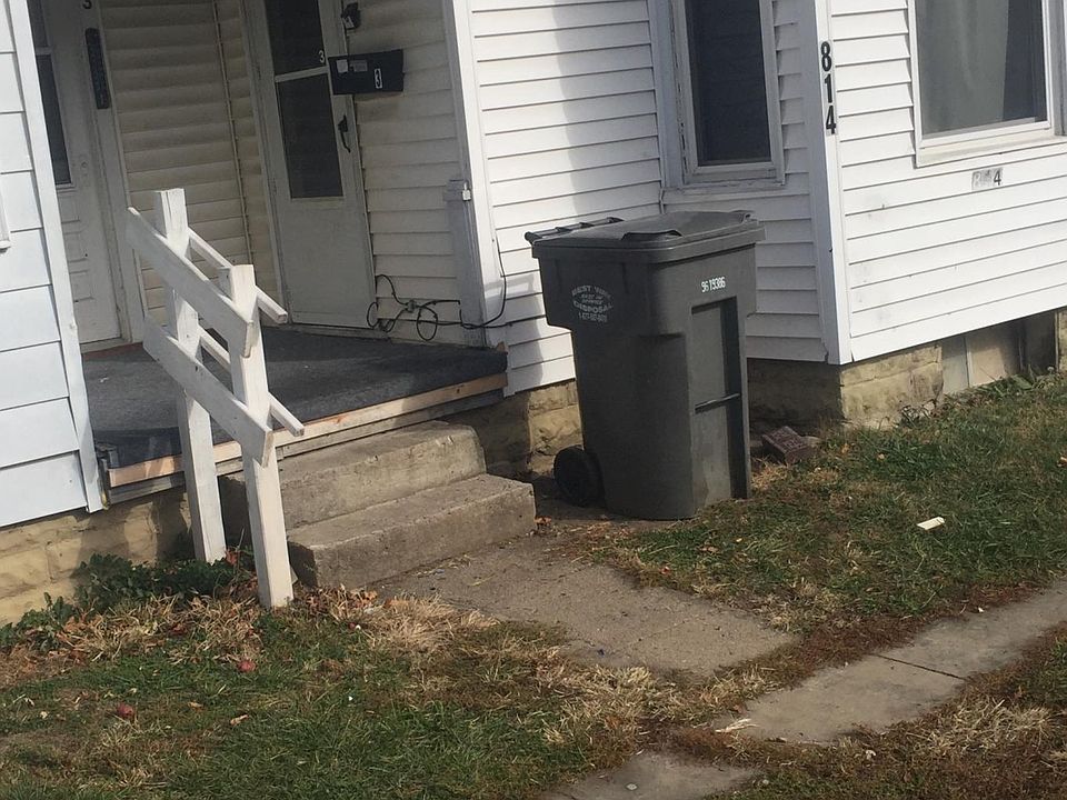 2nd image of 814 College Dr APT 3