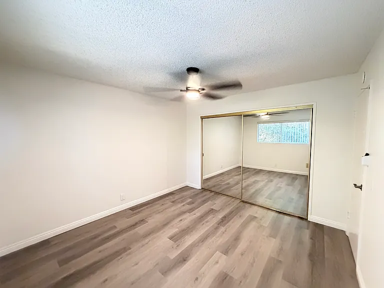 Beach Apartments — Photo 18