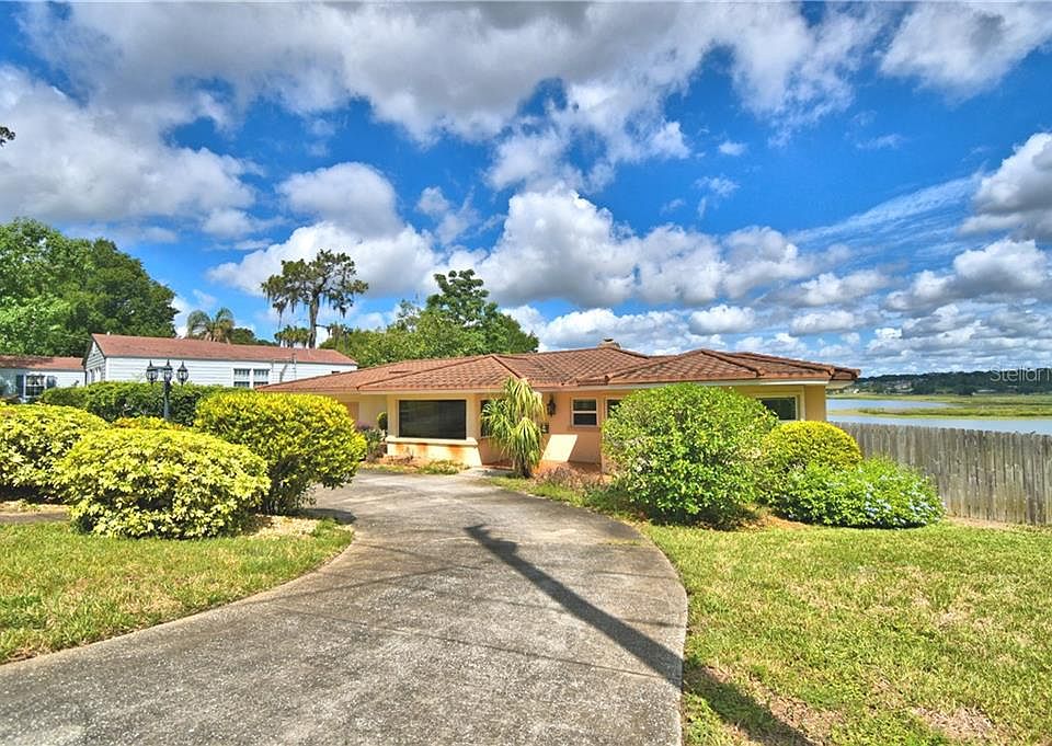 2nd image of 1115 Sunset Dr
