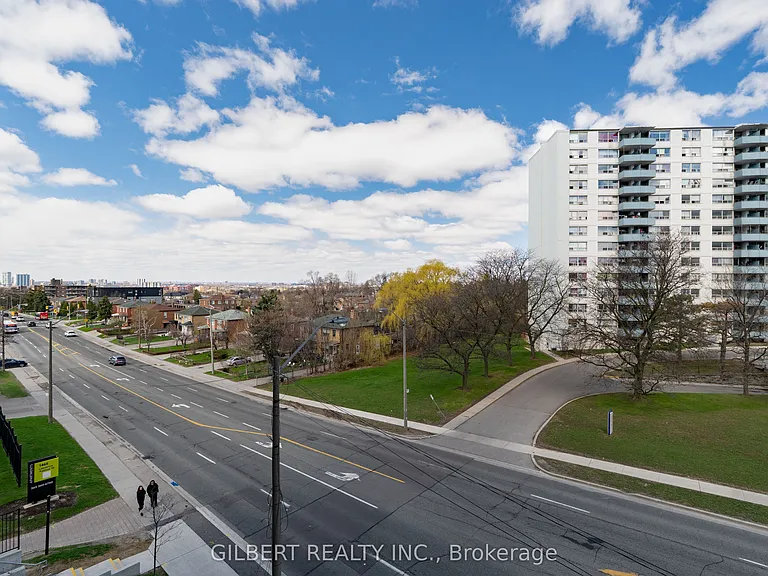1461 Lawrence Ave W #404 — Photo 37