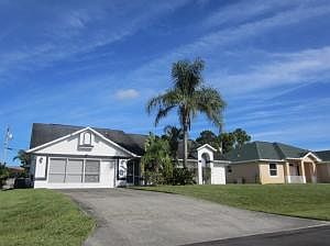 1st image of 635 SE Dean Ter