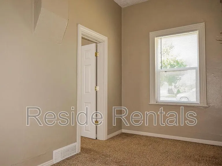 502 W Center St #1 — Photo 10