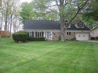 45 Lake Shore Dr, Struthers, OH 44471