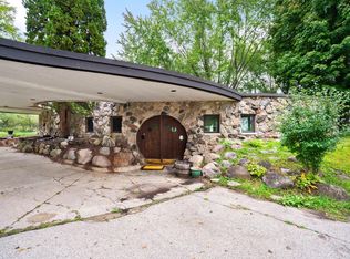 3982 Margolis Dr, West Bend, WI 53095