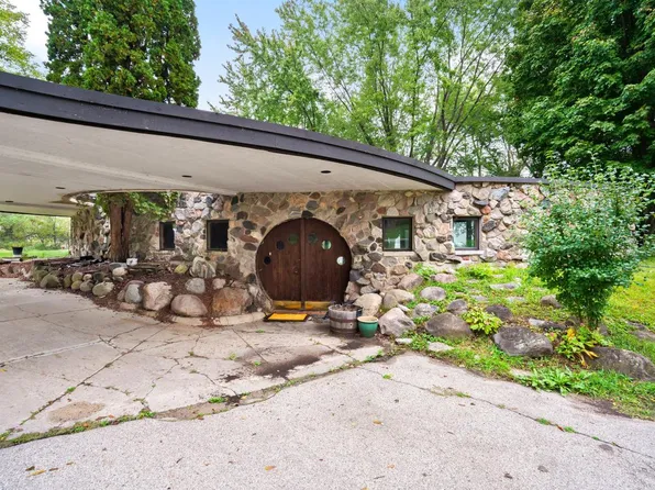 3982 Margolis DRIVE, West Bend, WI 53095