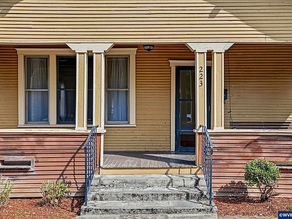4th image of 223 Coolidge St